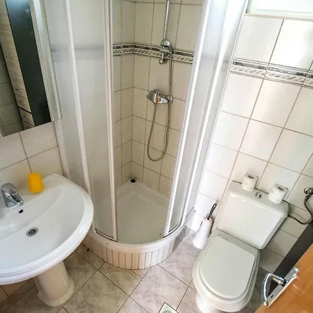 Roda - Cdn05025-dya * Starigrad Paklenica